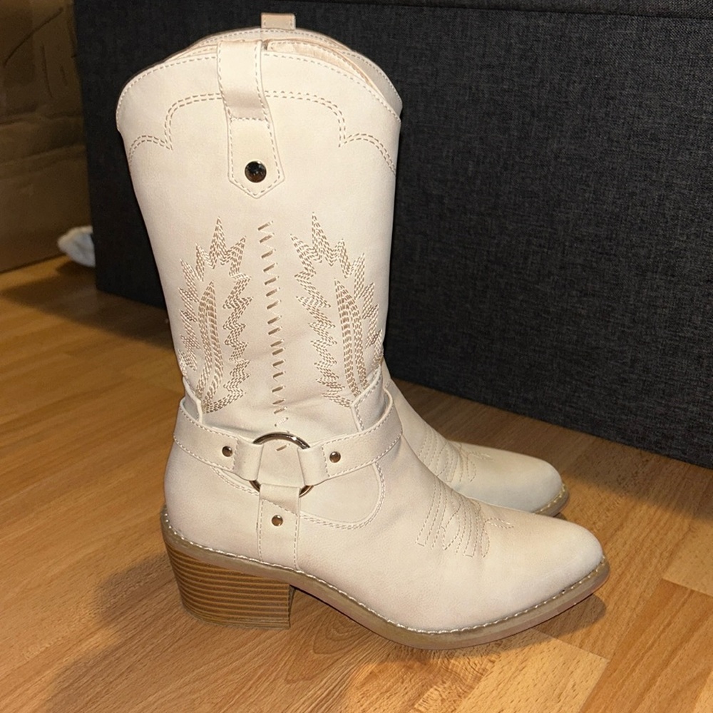 Cream Heeled Boots